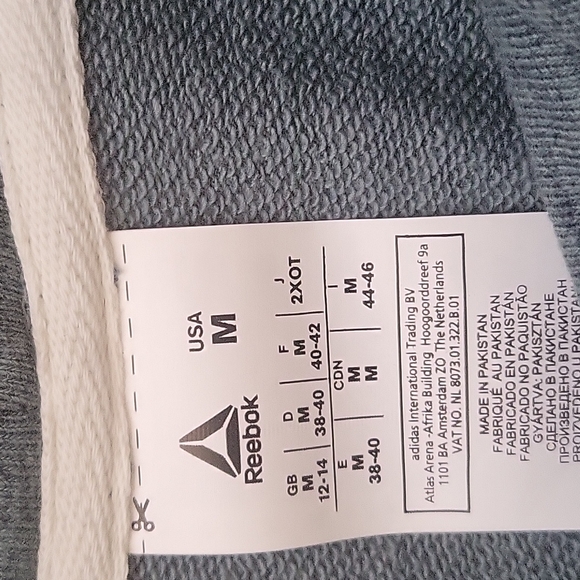 Pullover - Picture 2 of 3